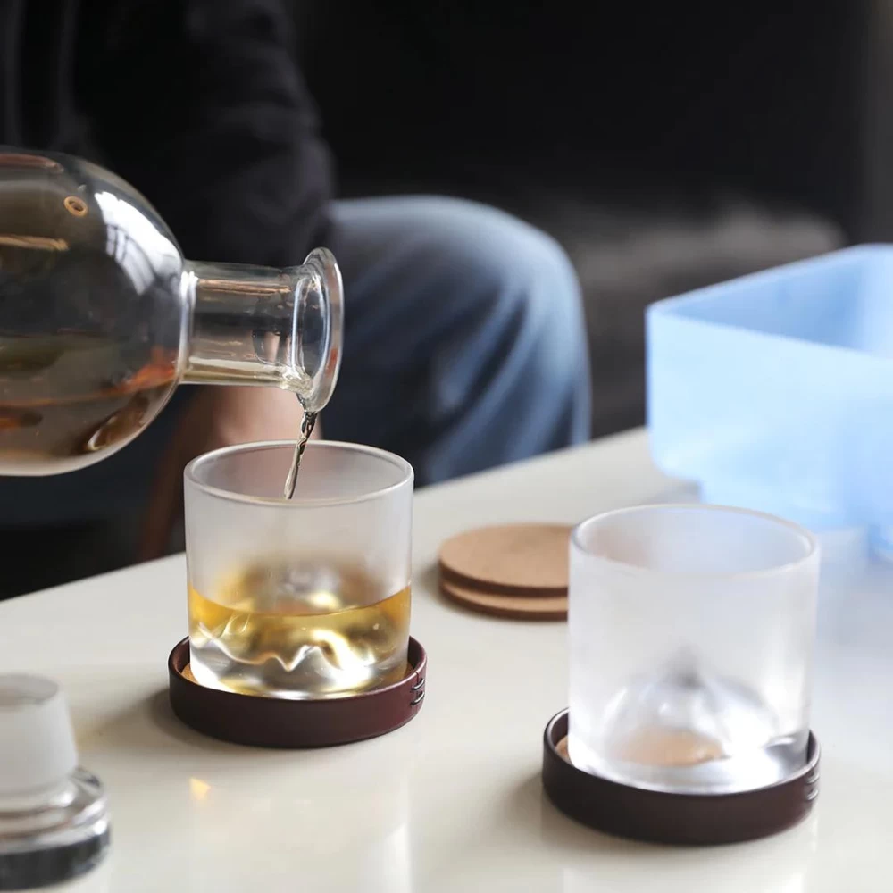 The Peaks Crystal Decanter Set 6 The Peaks Crystal Decanter Set - Image 4